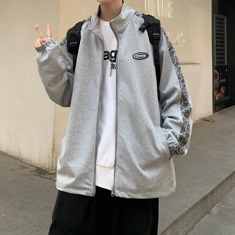 Men's coat 2021 Spring and Autumn new fashion matching color lapel baseball jacket casual fashion jacket men's wear
Men's coat 2021 Spring and Autumn new fashion matching color lapel baseball jacket casual fashion jacket men's wear
