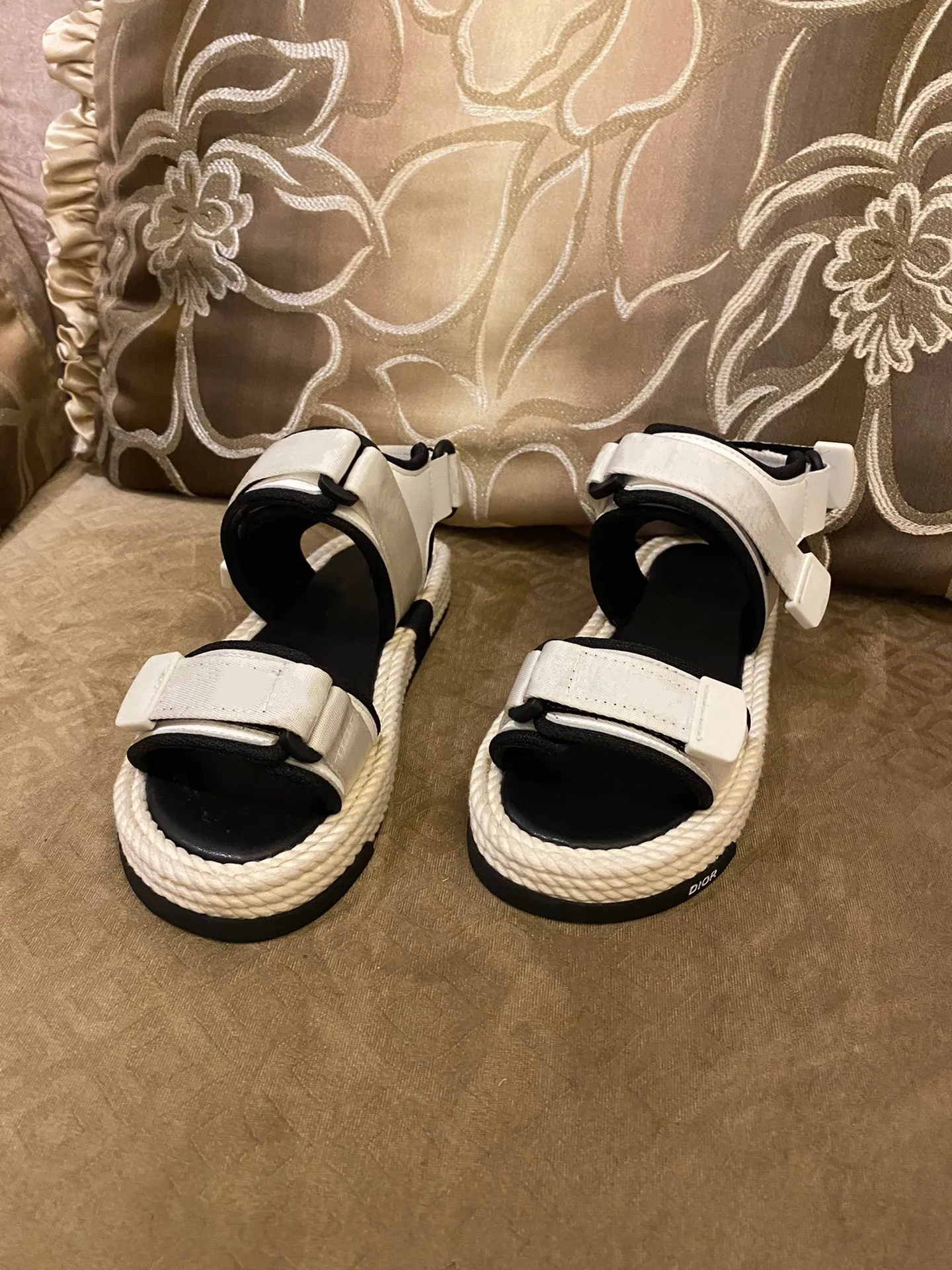 Ladies Summer Leisure Velcro Women's Shoes Platform Shoes Sandals Flip Flops Classic Buckle Sandals Outdoor Beach Slippers
Ladies Summer Leisure Velcro Women's Shoes Platform Shoes Sandals Flip Flops Classic Buckle Sandals Outdoor Beach Slippers