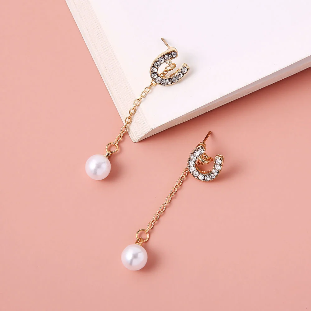 New Earrings For Women Jewelry Korea Moda 2021 Diamond Pearl Personality Earrings 2021 Trend Fashion Women Jewelry Wholesale 
New Earrings For Women Jewelry Korea Moda 2021 Diamond Pearl Personality Earrings 2021 Trend Fashion Women Jewelry Wholesale
