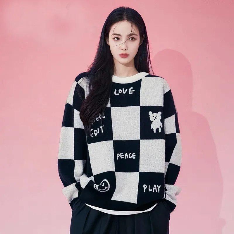 2021 Women New Knitwear Pullover Square Plaid Sweater Women Autumn and Winter Loose Idle Style Cartoon Pullover Sweater Coat
2021 Women New Knitwear Pullover Square Plaid Sweater Women Autumn and Winter Loose Idle Style Cartoon Pullover Sweater Coat