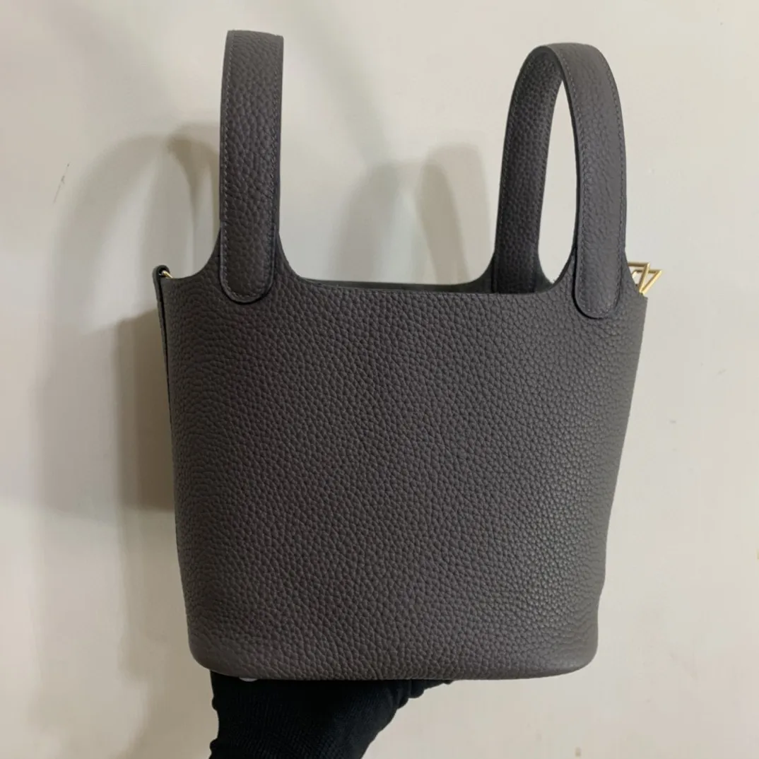 HANDMADE BRAND Handbag,18CM,Etain Color,LUXURY PURSE,DESIGNERS BAG,Evercolor Leather, Wax line stitiching,Fast delivery
HANDMADE BRAND Handbag,18CM,Etain Color,LUXURY PURSE,DESIGNERS BAG,Evercolor Leather, Wax line stitiching,Fast delivery