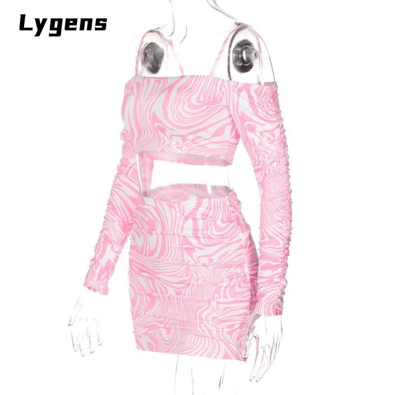 "Lygens 2021 Summer Women Long Sleeve Button Bandage Backless Hollow Out Turn Down Collar Crop Top Streetwear Party Clothes "
"Lygens 2021 Summer Women Long Sleeve Button Bandage Backless Hollow Out Turn Down Collar Crop Top Streetwear Party Clothes "