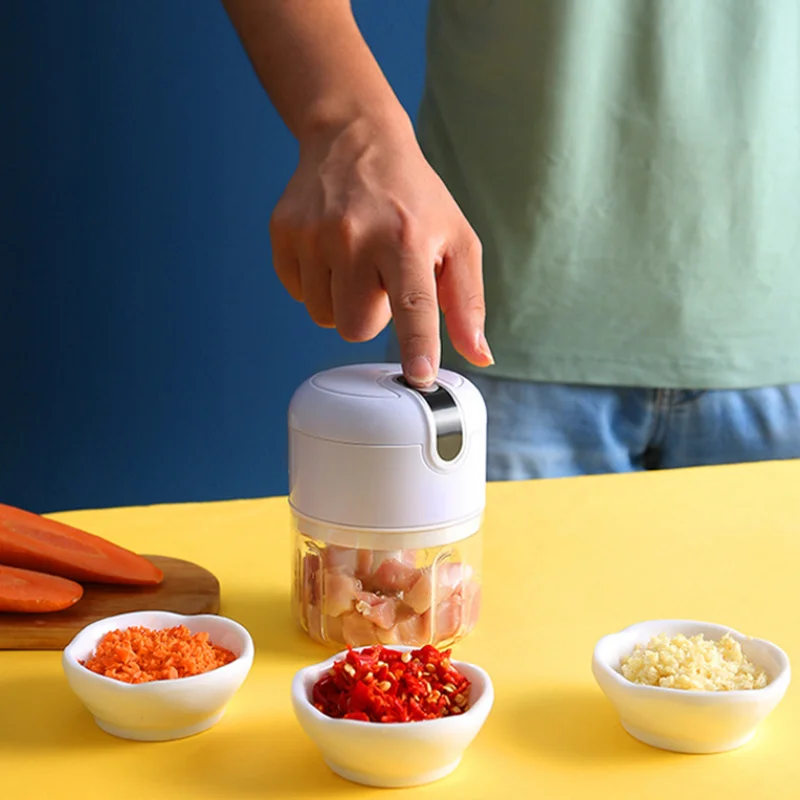 Electric Garlic Masher Sturdy Durable Mini Crusher Chopper USB Charging For Crushed Garlic Crushed Ginger Crushed Fresh Chili
Electric Garlic Masher Sturdy Durable Mini Crusher Chopper USB Charging For Crushed Garlic Crushed Ginger Crushed Fresh Chili