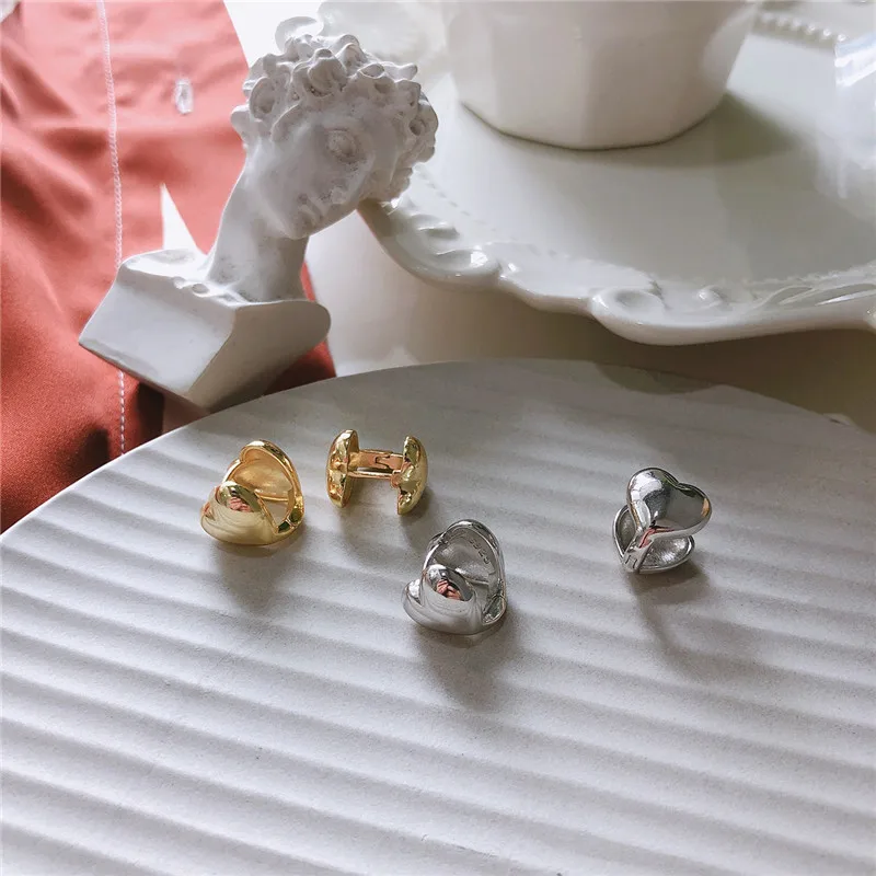 RUIYI Real 925 Sterling Silver Women Minimalist Nordic Love Shape Stud Earrings Female Trendy Luxury Fine Jewelry Chic Ear Studs 
RUIYI Real 925 Sterling Silver Women Minimalist Nordic Love Shape Stud Earrings Female Trendy Luxury Fine Jewelry Chic Ear Studs