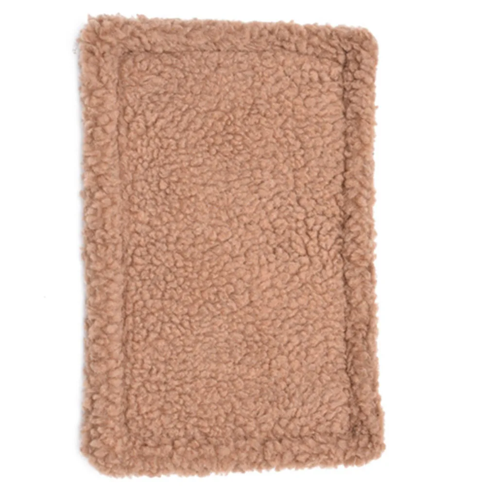 Double-sided Small Pet Cushion Small Pet Ferret Six Colors Available Hamster Warm Cushion Easy To carry Pet Small Cushion
Double-sided Small Pet Cushion Small Pet Ferret Six Colors Available Hamster Warm Cushion Easy To carry Pet Small Cushion