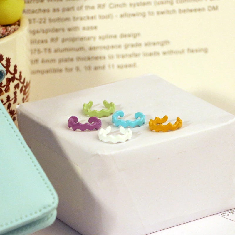 2021 new personality fashion ladies irregular colorful wave opening candy ring geometric hand-painted party ring jewelry
2021 new personality fashion ladies irregular colorful wave opening candy ring geometric hand-painted party ring jewelry