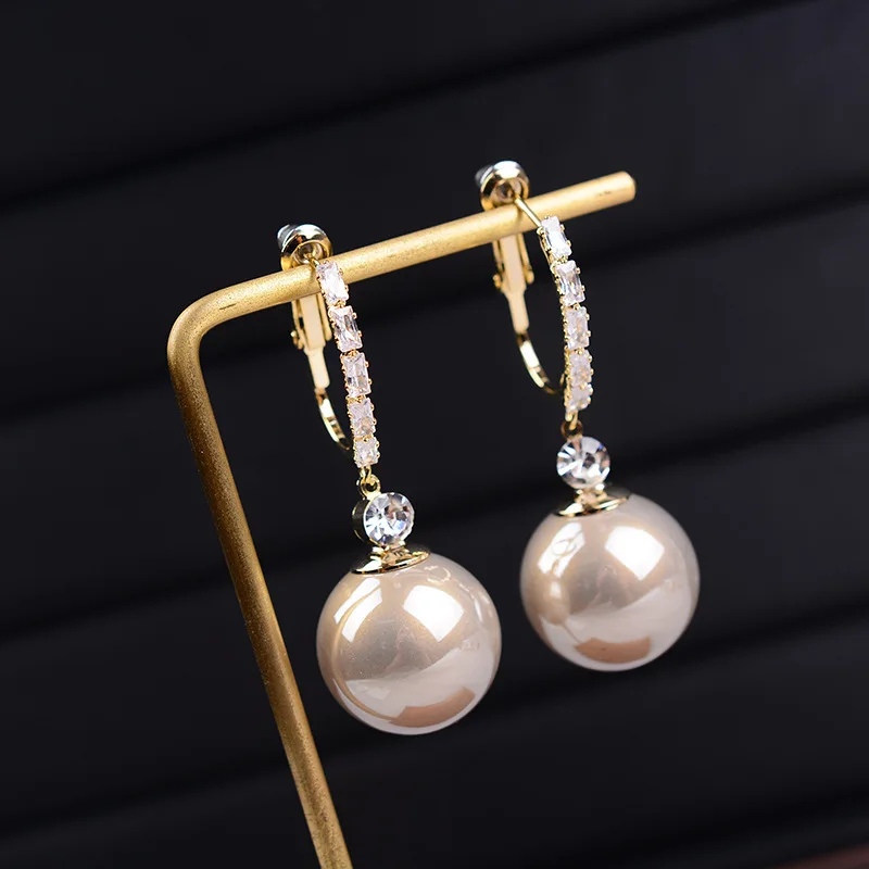 Korea New White Imitation Pearls Round Stud Earrings for Woman Luxury Cz Crystal Statement Earrings Female 2021 Jewelry Gifts
Korea New White Imitation Pearls Round Stud Earrings for Woman Luxury Cz Crystal Statement Earrings Female 2021 Jewelry Gifts