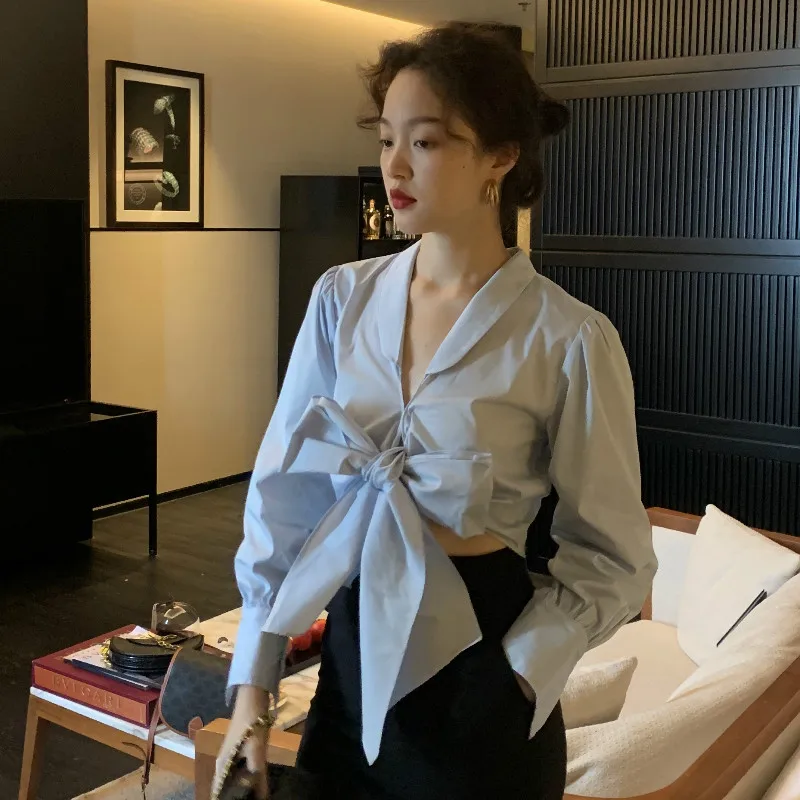 French Vintage Blouse Women Palace Short Bow Sexy V Neck Long Sleeve Shirt Women Tops Chemise Femme Female Clothes ED50CS
French Vintage Blouse Women Palace Short Bow Sexy V Neck Long Sleeve Shirt Women Tops Chemise Femme Female Clothes ED50CS
