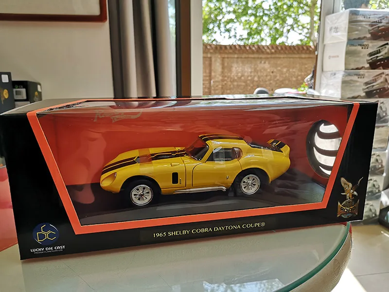ROAD SIGNATURE cars 1:18 1964 Shelby cobra daytona coupe & Shelby GT-500KR Alloy collection car for children's Christmas gifts 
ROAD SIGNATURE cars 1:18 1964 Shelby cobra daytona coupe & Shelby GT-500KR Alloy collection car for children's Christmas gifts
