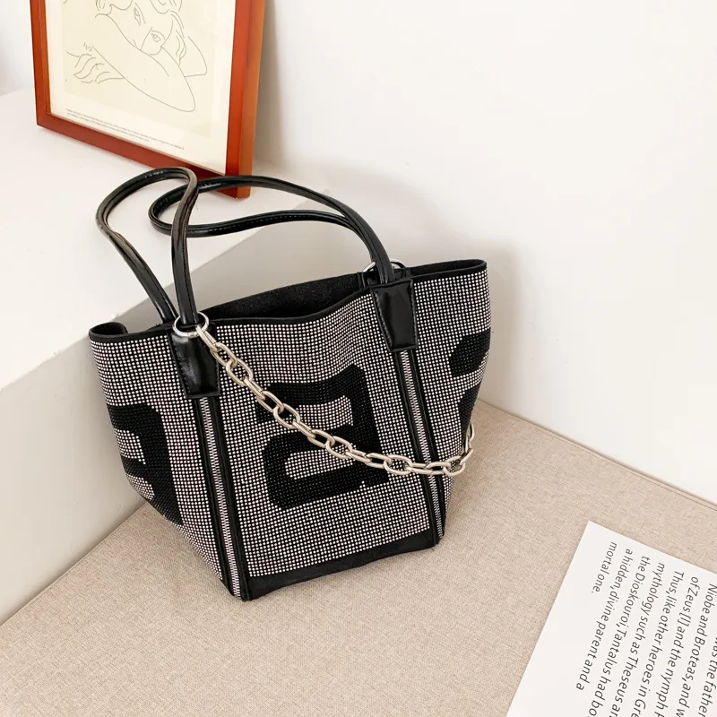 Large Capacity Casual Totes Ladies Bags 2020 Popular New Fashion Shoulder Messenger Bag High Quality Women Purse and Handbags
Large Capacity Casual Totes Ladies Bags 2020 Popular New Fashion Shoulder Messenger Bag High Quality Women Purse and Handbags