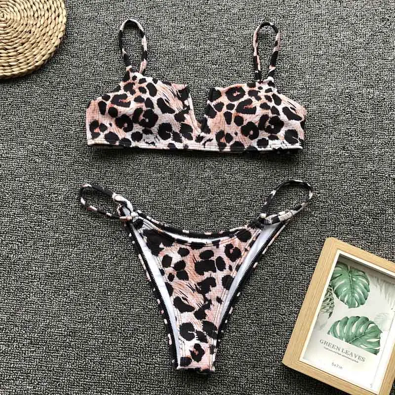 New Sexy Bikini Set Women Leopard V-neck Low-waist Two Piece Swimsuit Girl Beach Bathing Suit Swimwear Biquinis
New Sexy Bikini Set Women Leopard V-neck Low-waist Two Piece Swimsuit Girl Beach Bathing Suit Swimwear Biquinis
