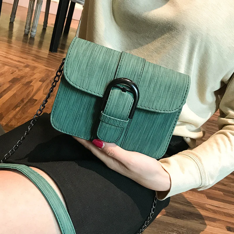 Fashion women's Handbags Belt Belt Clamp Chain Shoulder Bag Mini Flip Single Shoulder Messenger Bag Ladies Chain Bag
Fashion women's Handbags Belt Belt Clamp Chain Shoulder Bag Mini Flip Single Shoulder Messenger Bag Ladies Chain Bag