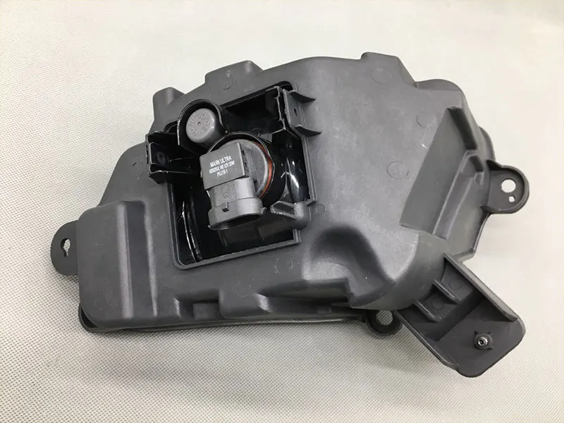 eOsuns Front bumper light Front fog lamp for Kia K3 2012-18 
eOsuns Front bumper light Front fog lamp for Kia K3 2012-18