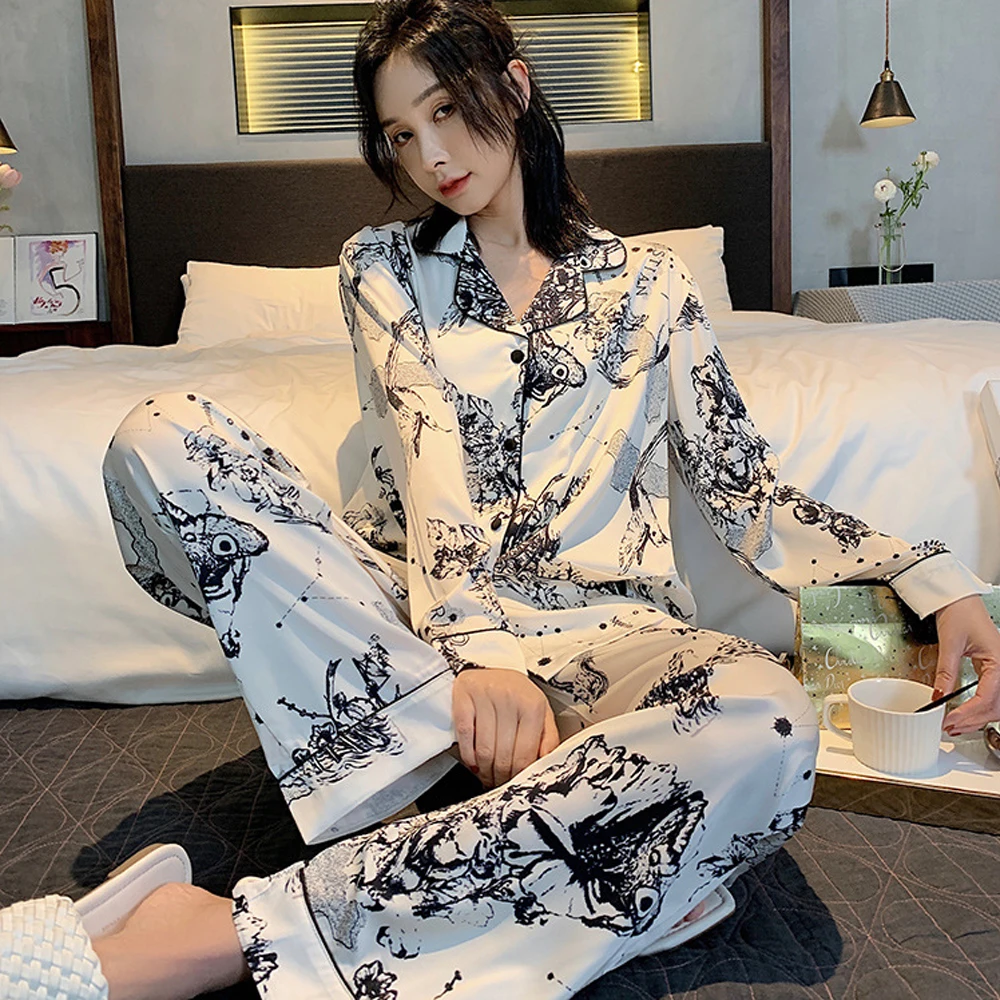 Floral Printed Satin Pajamas Couple Set Women Loungewear 2Pcs Long Sleeve Pants Can Be Worn Outside Pyjamas Suit
Floral Printed Satin Pajamas Couple Set Women Loungewear 2Pcs Long Sleeve Pants Can Be Worn Outside Pyjamas Suit