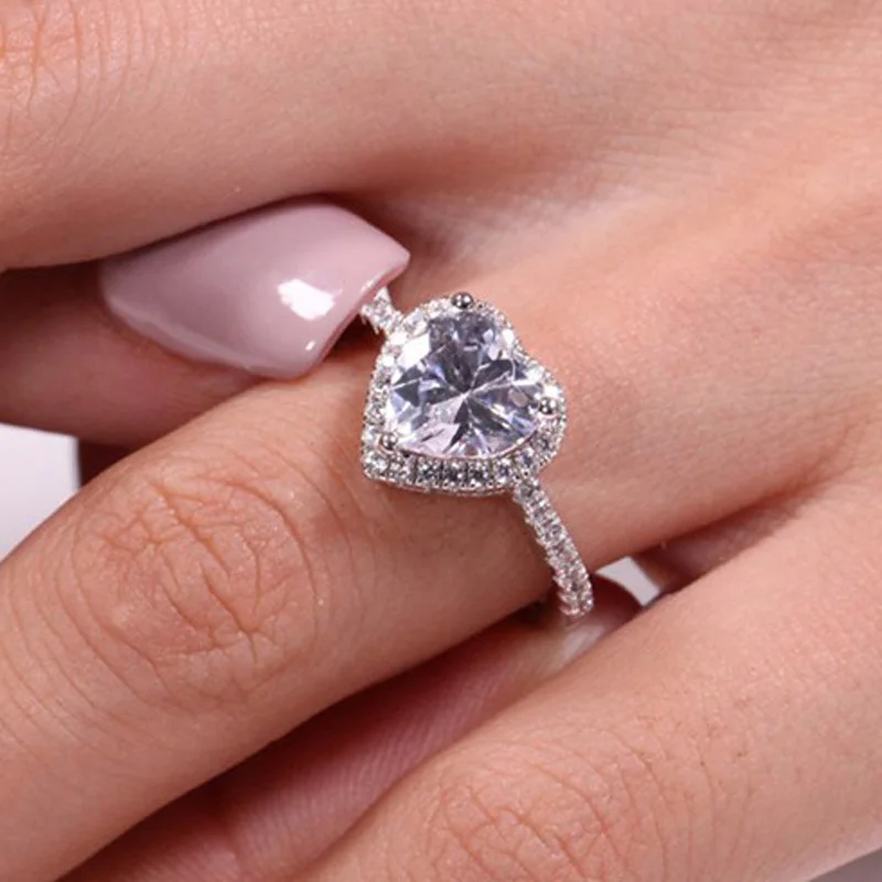 Luxury 100% 925 Sterling Silver Create Heart High Carbon Diamond Wedding Rings Elegant Cocktail Jewelry Fine Jewelry Gift
Luxury 100% 925 Sterling Silver Create Heart High Carbon Diamond Wedding Rings Elegant Cocktail Jewelry Fine Jewelry Gift