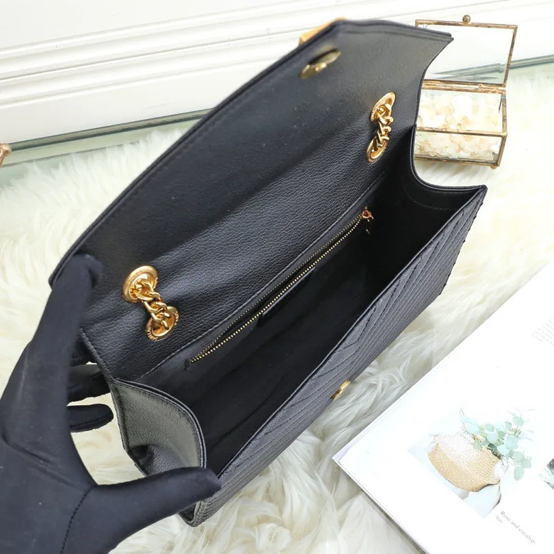 Women's 30cm/25cm Designer Retro Genuine Leather V-Plaid Business Envelope Bag Shoulder Bag Flap Chain Handbag Crossbody Bag
Women's 30cm/25cm Designer Retro Genuine Leather V-Plaid Business Envelope Bag Shoulder Bag Flap Chain Handbag Crossbody Bag