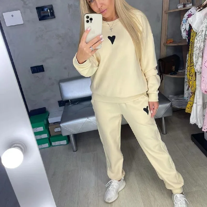 Casual Sports Womens Suits Autumn Winter New Solid O-Neck Love Sweater Suit Two-piece Suit
Casual Sports Womens Suits Autumn Winter New Solid O-Neck Love Sweater Suit Two-piece Suit