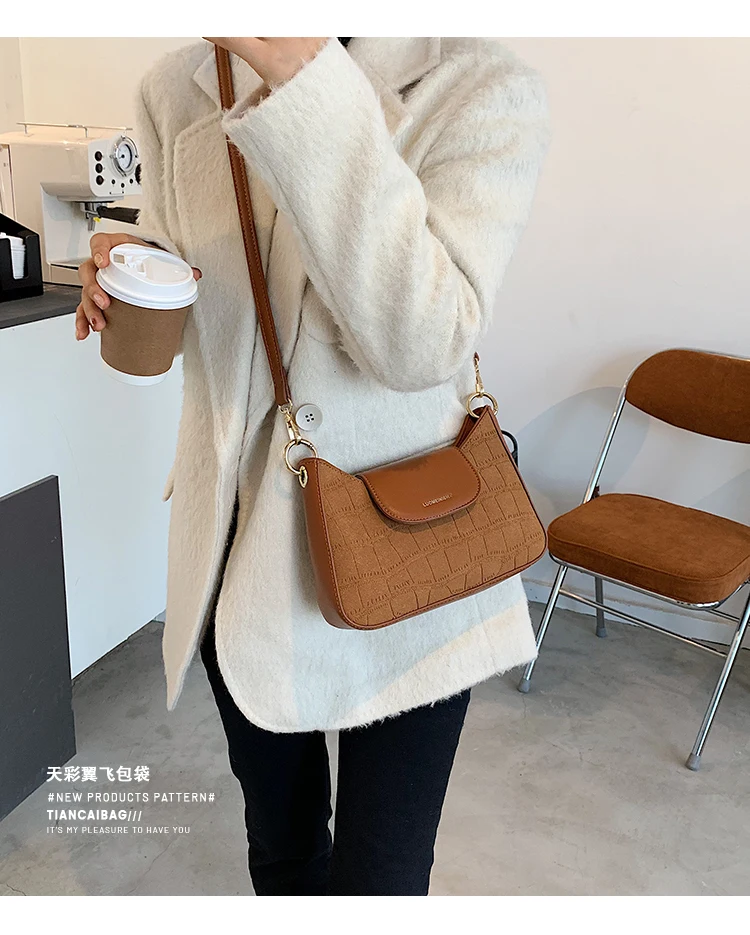 New Woman Shoulder Bag Fashionable Simple Chain Messenger Bag High Quality Luxury Designer Handbag 2021 New Female Underarm Bag
New Woman Shoulder Bag Fashionable Simple Chain Messenger Bag High Quality Luxury Designer Handbag 2021 New Female Underarm Bag