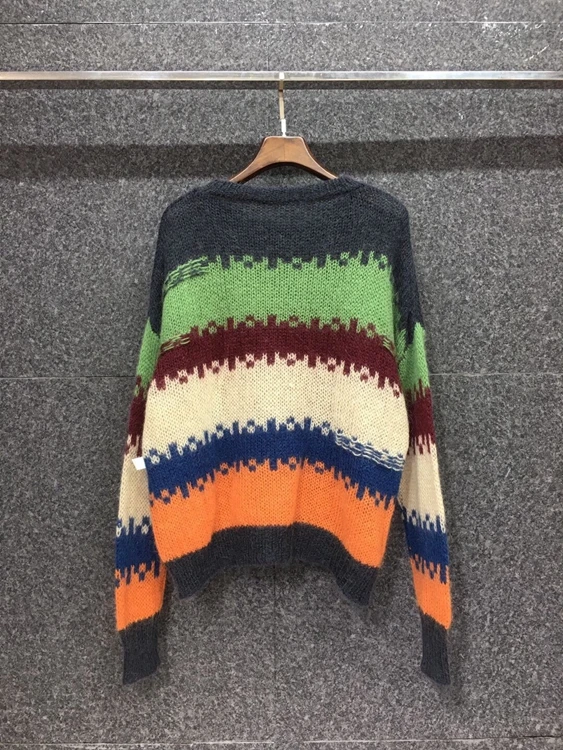 2020 autumn and winter new women's round neck color matching stitching striped decoration long-sleeved all-match sweater 1109
2020 autumn and winter new women's round neck color matching stitching striped decoration long-sleeved all-match sweater 1109