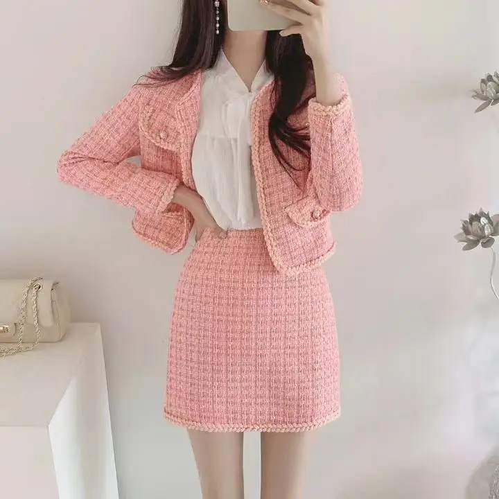 New Arrival Fashion Pink Tweed Long Sleeve Coat + Mini Skirt Suit 2021 Autumn Winter Women's Jacket Business Elegant 2 Piece Set
New Arrival Fashion Pink Tweed Long Sleeve Coat + Mini Skirt Suit 2021 Autumn Winter Women's Jacket Business Elegant 2 Piece Set