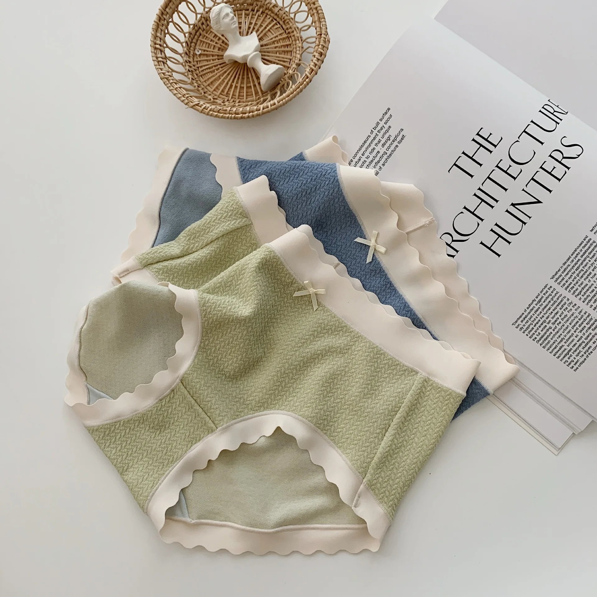 2022 Ladies Fashion High Quality Mid-Waist Panties Pure Color Skin-friendly Ladies Breathable Panties Pure Cotton Panties 6 Colo
2022 Ladies Fashion High Quality Mid-Waist Panties Pure Color Skin-friendly Ladies Breathable Panties Pure Cotton Panties 6 Colo