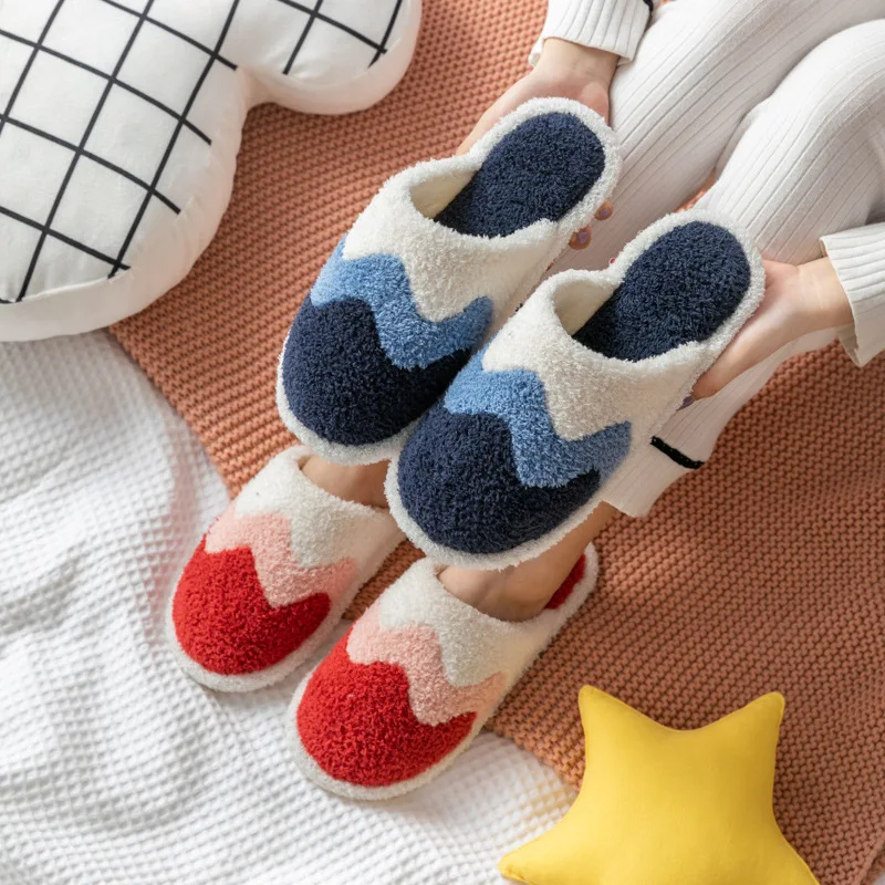Men's and Women's New Fabric Plush Cotton Slippers Winter Non-slip Couples Home Warm Home
Men's and Women's New Fabric Plush Cotton Slippers Winter Non-slip Couples Home Warm Home