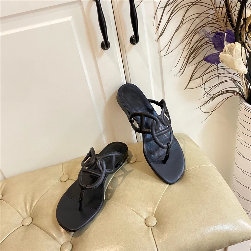 Woman Outdoor Slippers Luxury Designer Brand Ladies Shoes Flat Sandals Genuine Leather Top Quality New Fashion
Woman Outdoor Slippers Luxury Designer Brand Ladies Shoes Flat Sandals Genuine Leather Top Quality New Fashion