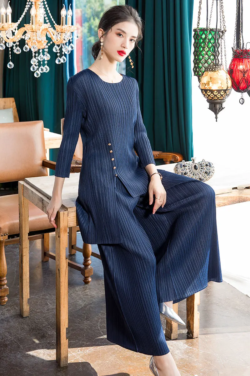 Plus Size Pant Suits 2020 Women's Spring Round Neck 3/4 Sleeves Loose T-Shirt + Wide leg pants 2 PCS Set For Women With 45-75KG 
Plus Size Pant Suits 2020 Women's Spring Round Neck 3/4 Sleeves Loose T-Shirt + Wide leg pants 2 PCS Set For Women With 45-75KG