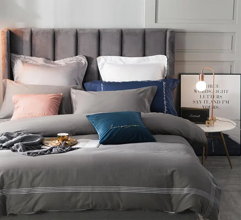 100% Cotton White Gray Hotel Bedding Set King Queen size Striped Embroidery Duvet Cover Bed Sheet Fitted sheet parure de lit
100% Cotton White Gray Hotel Bedding Set King Queen size Striped Embroidery Duvet Cover Bed Sheet Fitted sheet parure de lit