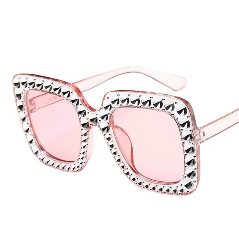 European and American fashion square sunglasses ladies trend imitation set diamond sunglasses big frame street shot
European and American fashion square sunglasses ladies trend imitation set diamond sunglasses big frame street shot