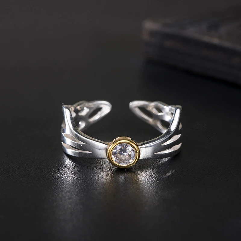 925 Sterling Silver Creative Fashion Hollow Out Cicada Wing Ring Women's Inset Zircon Insect Ring Adjustable Size
925 Sterling Silver Creative Fashion Hollow Out Cicada Wing Ring Women's Inset Zircon Insect Ring Adjustable Size