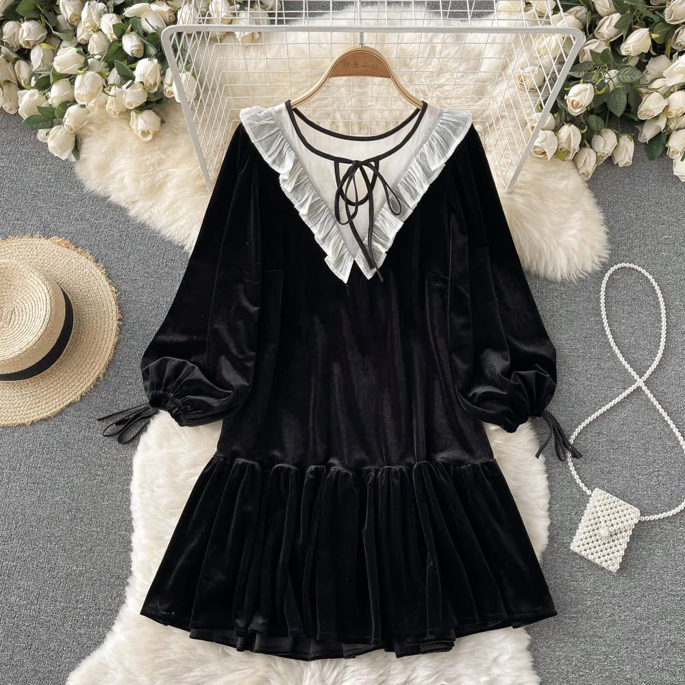 Autumn Women Black Velvet Mini Dress Vintage Round Neck Puff Long Sleeve Drawstring Ruffle Hem Party Vestidos Female New Fashion
Autumn Women Black Velvet Mini Dress Vintage Round Neck Puff Long Sleeve Drawstring Ruffle Hem Party Vestidos Female New Fashion