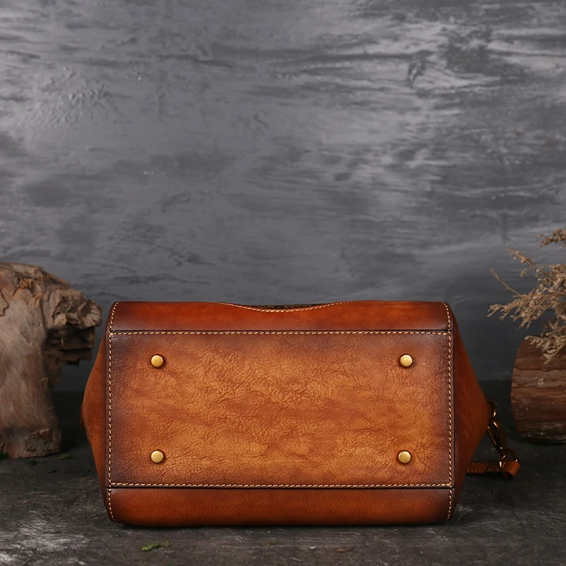 ASDS-Embossed Leather Crossbody Handbag Retro Handbag Totem Pattern Natural Leather Ladies Shoulder Bag
ASDS-Embossed Leather Crossbody Handbag Retro Handbag Totem Pattern Natural Leather Ladies Shoulder Bag