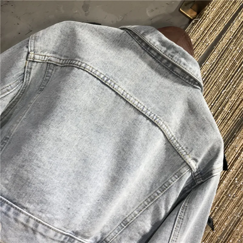 2021 Spring Autumn Rhinestone Streetwear Turn-down Collar Denim Jacket New Bow Short European Style Fashion Women Jeans Coat
2021 Spring Autumn Rhinestone Streetwear Turn-down Collar Denim Jacket New Bow Short European Style Fashion Women Jeans Coat