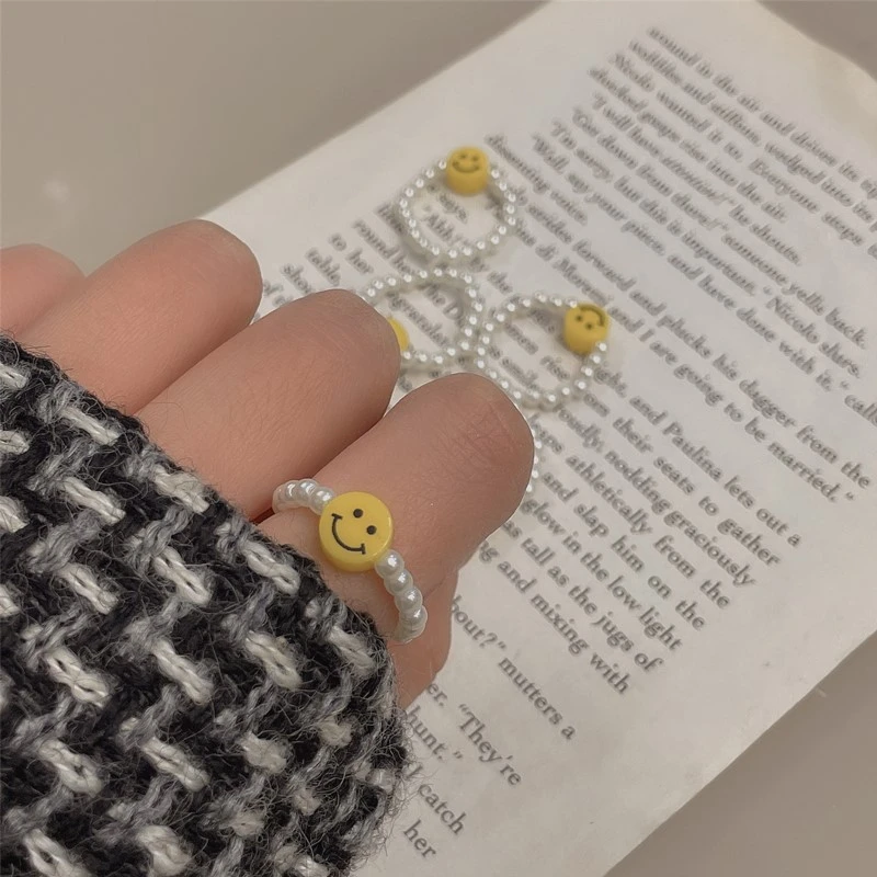 Ins New Minimalist Cute Smiley Geometric Design Pearl Beaded Ring Women Finger Jewelry Adjustable Elastic Ring Best Gift
Ins New Minimalist Cute Smiley Geometric Design Pearl Beaded Ring Women Finger Jewelry Adjustable Elastic Ring Best Gift