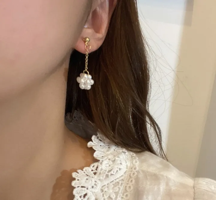 Женские серьги-гвоздики с жемчугом, эффектные серьги с жемчугом, 2020 
Женские серьги-гвоздики с жемчугом, эффектные серьги с жемчугом, 2020