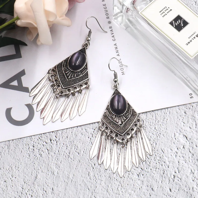 New 2021 European and American fashion alloy earrings women's creative retro silver Tassel Earrings creative jewelry
New 2021 European and American fashion alloy earrings women's creative retro silver Tassel Earrings creative jewelry