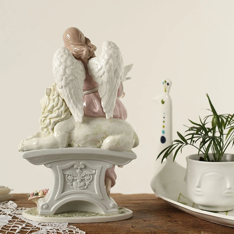 WU CHEN LONG European Ceramics Beautiful Angel Lion Art Sculpture Character FigurineCeramics Crafts Decorations For Home R3536
WU CHEN LONG European Ceramics Beautiful Angel Lion Art Sculpture Character FigurineCeramics Crafts Decorations For Home R3536