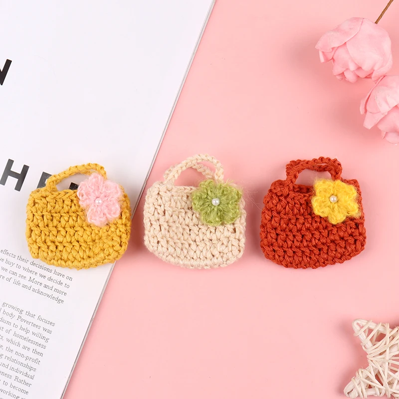1PCS 1/6 Doll Bags Miniature Knitted Handbag Shoulder Bags Accessories Dollhouse Kids Toy
1PCS 1/6 Doll Bags Miniature Knitted Handbag Shoulder Bags Accessories Dollhouse Kids Toy