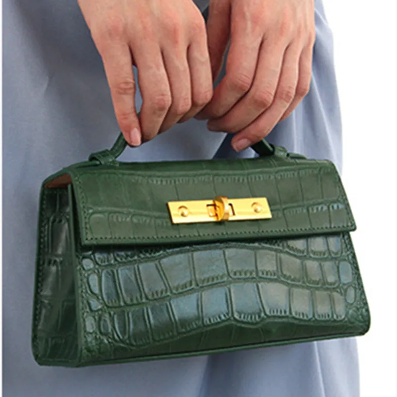 100% Genuine Leather 2021 New Lady's Portable Messenger Bag Retro Fashion Crocodile Pattern First Layer Leather Small Square Bag
100% Genuine Leather 2021 New Lady's Portable Messenger Bag Retro Fashion Crocodile Pattern First Layer Leather Small Square Bag