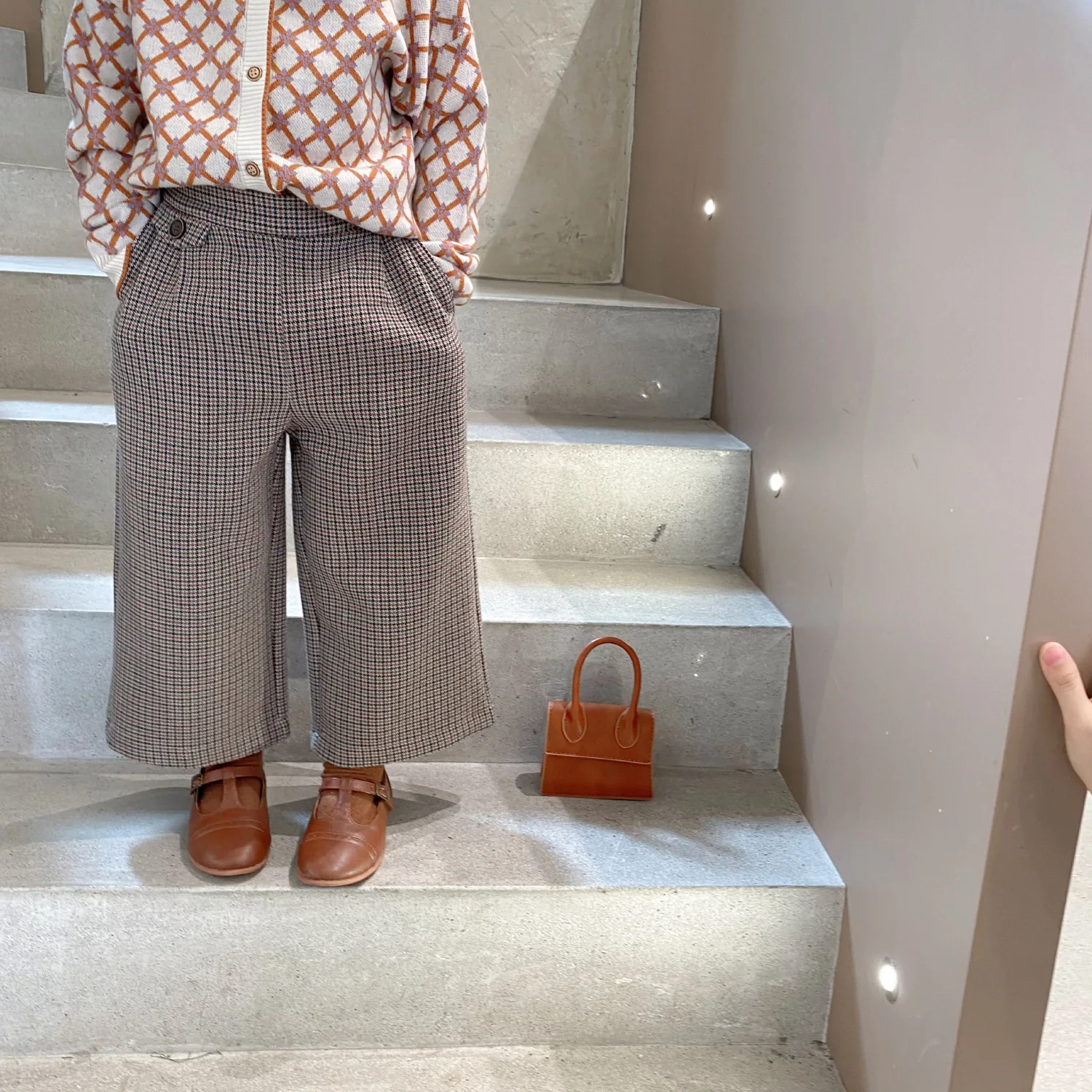 Детские брюки, Новинка осени 2021, простые клетчатые повседневные брюки для мальчиков и девочек, детские свободные универсальные брюки в Коре...
Детские брюки, Новинка осени 2021, простые клетчатые повседневные брюки для мальчиков и девочек, детские свободные универсальные брюки в Коре...