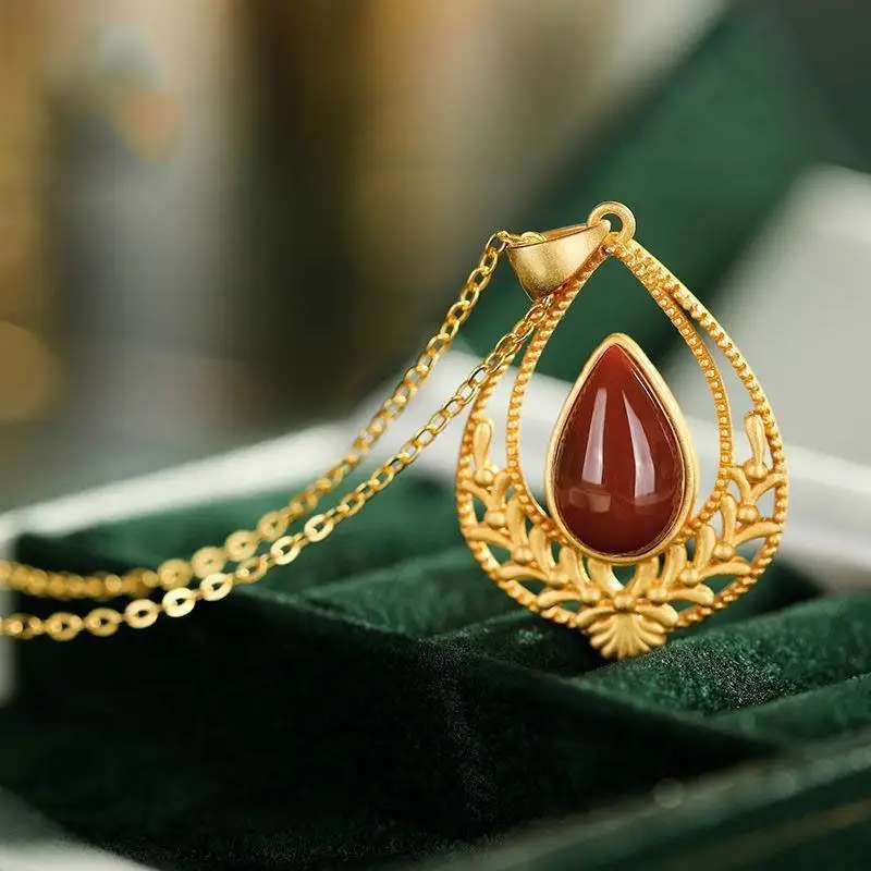 S925 Sterling Silver Natural South Red Agate Pendant Personality Hollow out Drop-Shaped Retro Europe and America Fashion Female
S925 Sterling Silver Natural South Red Agate Pendant Personality Hollow out Drop-Shaped Retro Europe and America Fashion Female