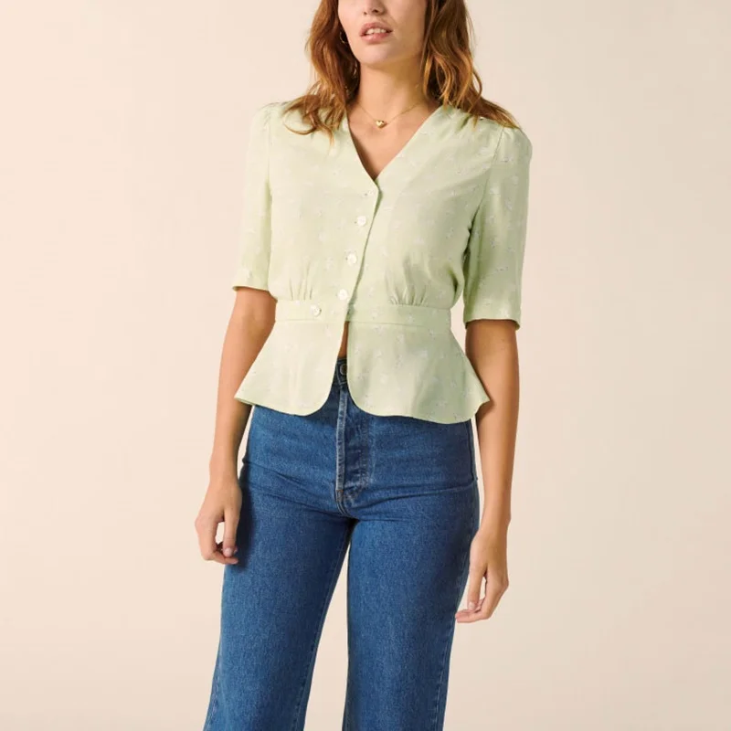 Floral print vintage short Sleeve blouse Women fashion Front Button slim top Shirt Party streetwear Casual blouse 
Floral print vintage short Sleeve blouse Women fashion Front Button slim top Shirt Party streetwear Casual blouse