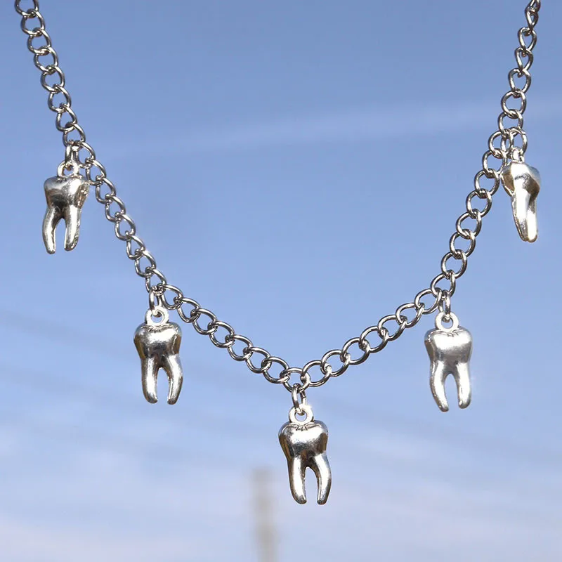 2021 Vintage Harajuku Goth Punk Metal Dinosaur Shape Pendant Chain Choker Necklace For Women Egirl Cool Hip Hop Trendy Jewelry
2021 Vintage Harajuku Goth Punk Metal Dinosaur Shape Pendant Chain Choker Necklace For Women Egirl Cool Hip Hop Trendy Jewelry