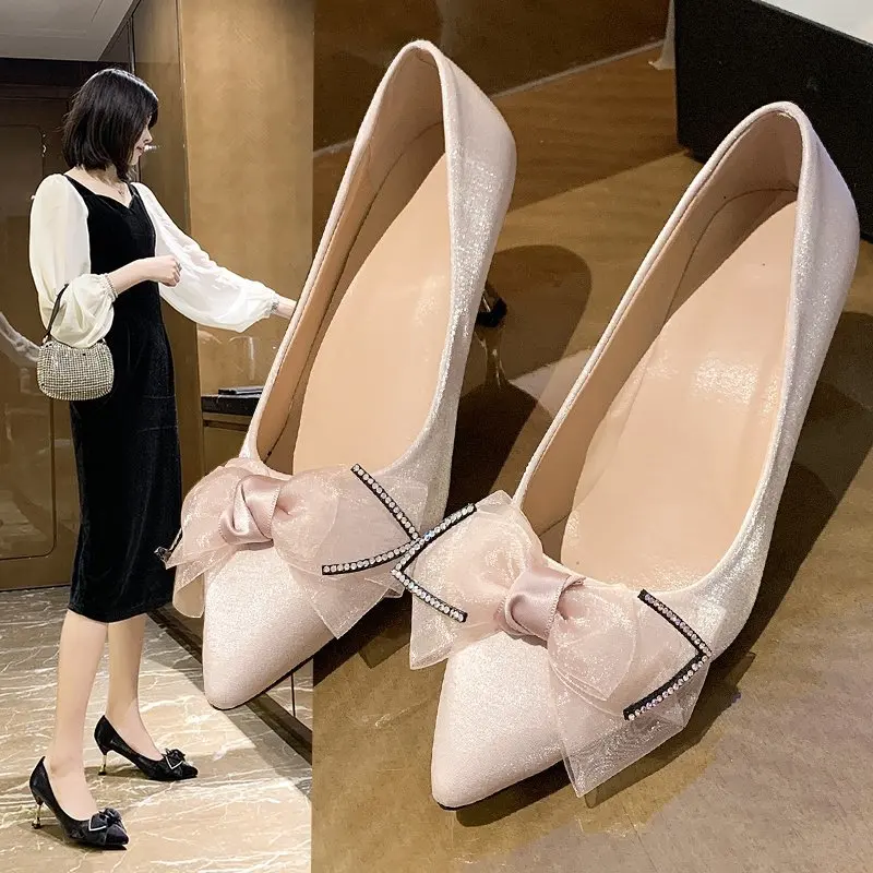 2021New Fashion Korean Women's Pointed High Heeled Shoes Thin Heel Casual Single Shoe Bow Black Heels Pink Size 35-40
2021New Fashion Korean Women's Pointed High Heeled Shoes Thin Heel Casual Single Shoe Bow Black Heels Pink Size 35-40