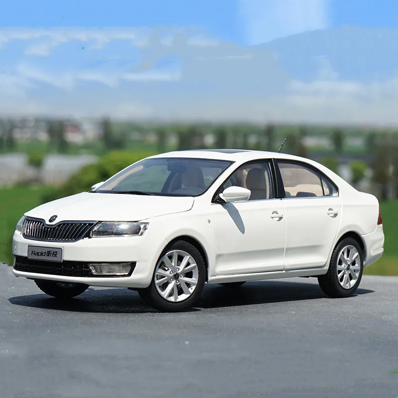 Модель автомобиля из сплава 1/18, оригинальная Коллекционная декорация для VW Skoda Xinrui 2016, праздничный подарок
Модель автомобиля из сплава 1/18, оригинальная Коллекционная декорация для VW Skoda Xinrui 2016, праздничный подарок