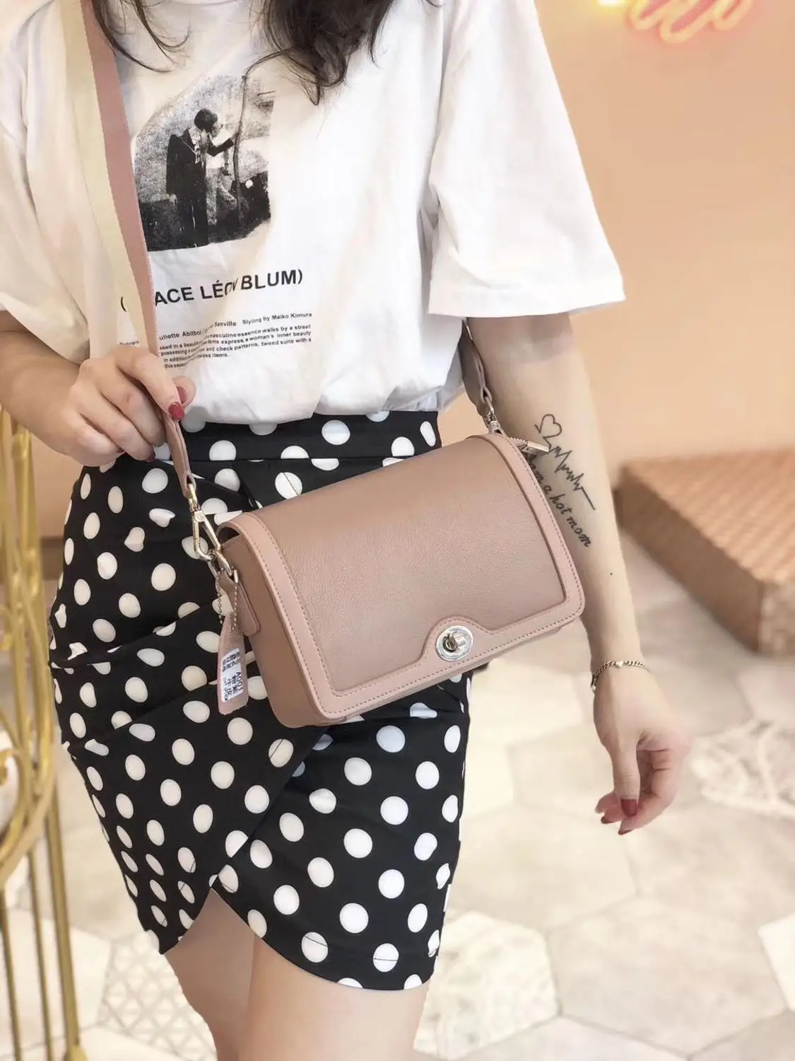 free shipping 2020 the new style fashion and simple genuine cow leather women one shoulder bag crossbody bag21 cm 6color
free shipping 2020 the new style fashion and simple genuine cow leather women one shoulder bag crossbody bag21 cm 6color