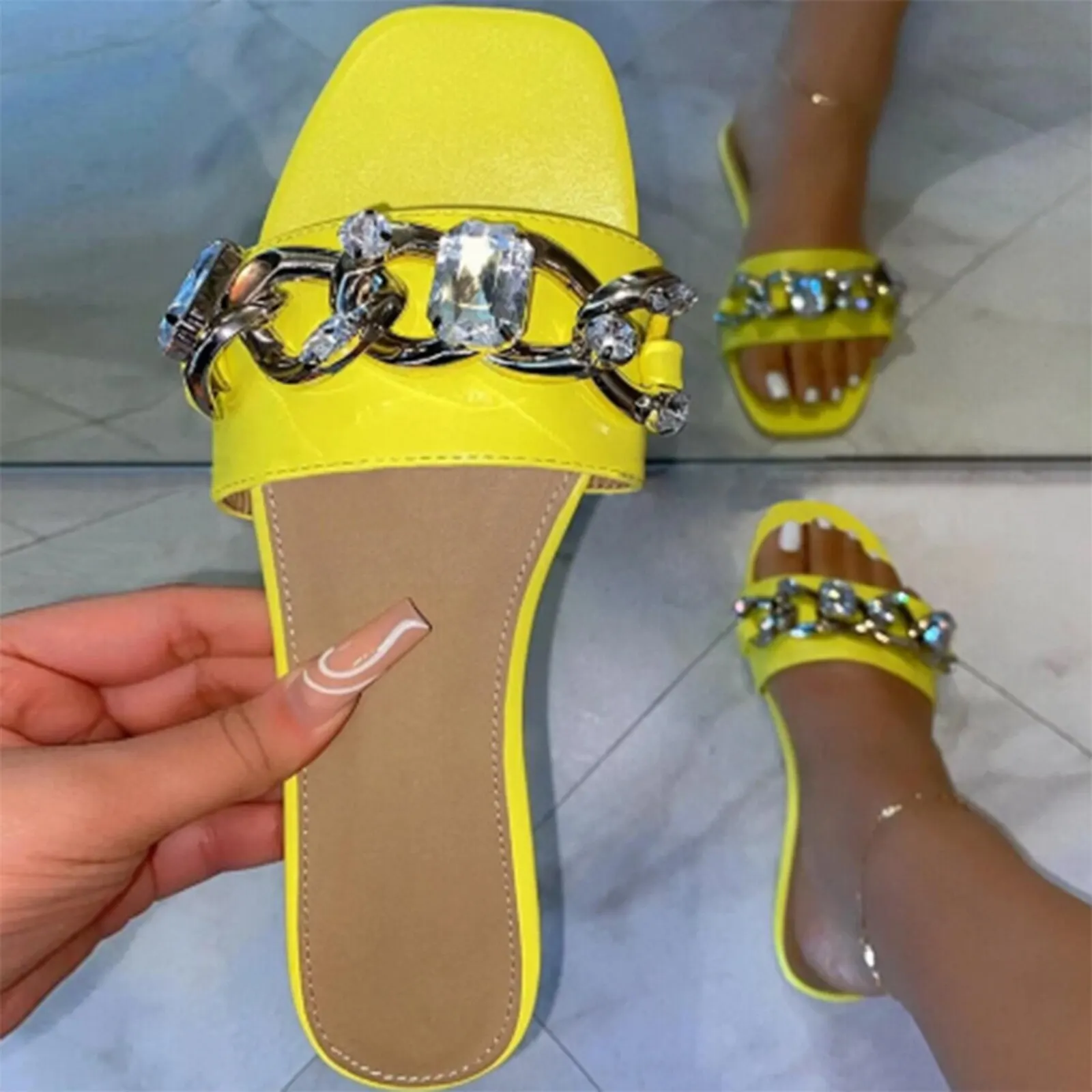 2021 Summer New Women's Sandals Slippers Flat Open Toe Outdoor Slippers Women Fashion Buckle Beach Slides Shoes Plus Size 43
2021 Summer New Women's Sandals Slippers Flat Open Toe Outdoor Slippers Women Fashion Buckle Beach Slides Shoes Plus Size 43