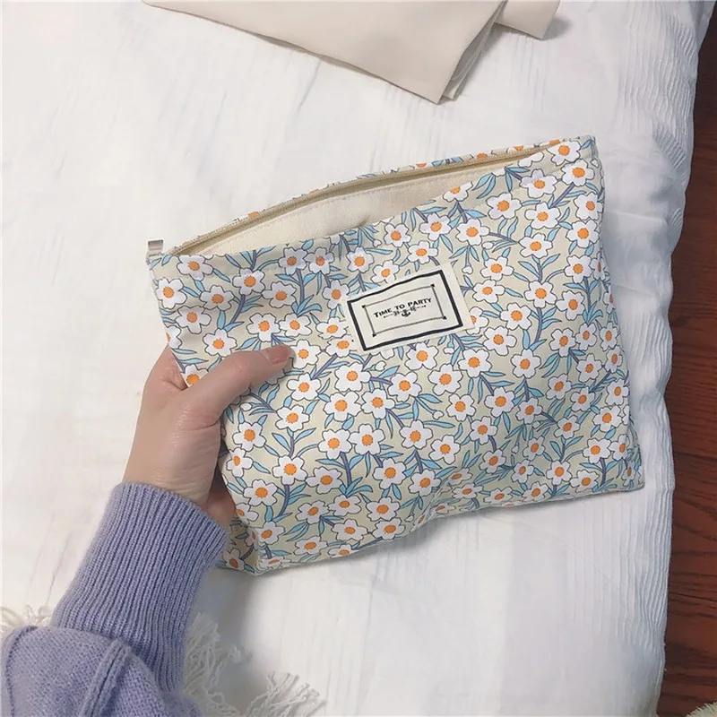 Women Cosmetic Bag Portable Cute Multifunction Beauty Zipper Travel Letter Makeup Bags Pouch Toiletry Organizer Holder Toiletry
Women Cosmetic Bag Portable Cute Multifunction Beauty Zipper Travel Letter Makeup Bags Pouch Toiletry Organizer Holder Toiletry