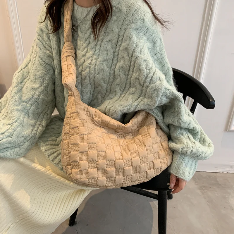 New Design Shoulder Bag Women Casual Space Bale Down Feather Padded Messager Space Cotton Crossbody Plaid Bag Winter Warm 2021
New Design Shoulder Bag Women Casual Space Bale Down Feather Padded Messager Space Cotton Crossbody Plaid Bag Winter Warm 2021